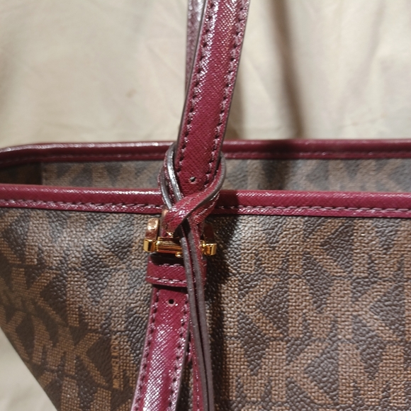 Michael kors tote - Picture 6 of 11